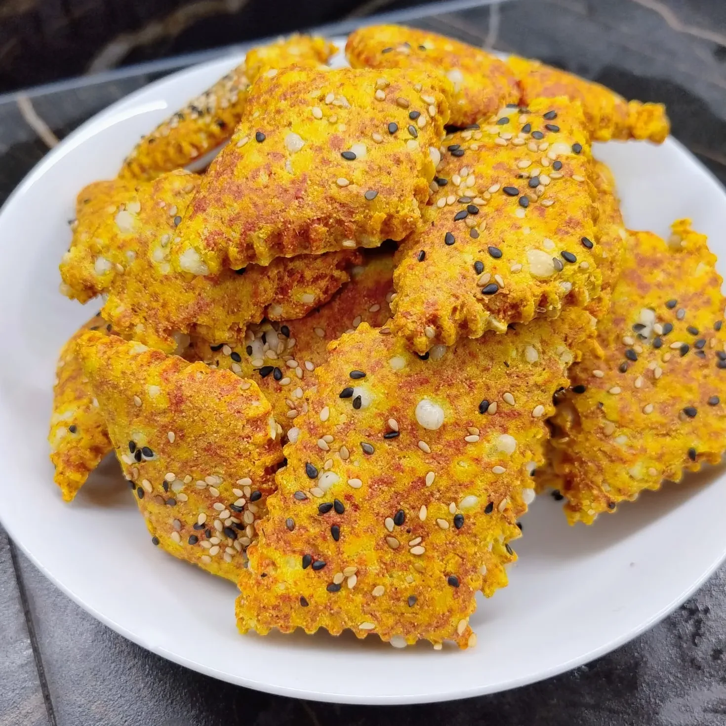 CRACKERS AL PARMIGIANO