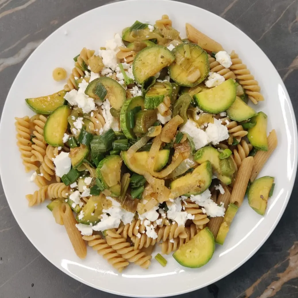 PASTA integrale ZUCCHINE FETA E MENTA
