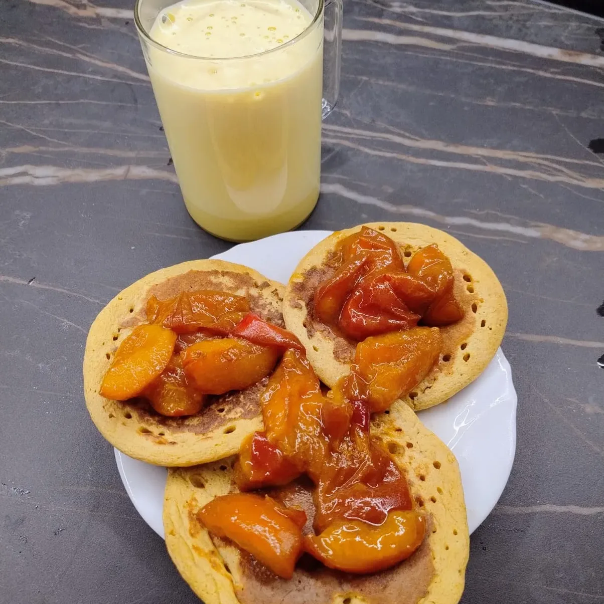 COLAZIONE CON GOLDEN MILK E PANCAKES
