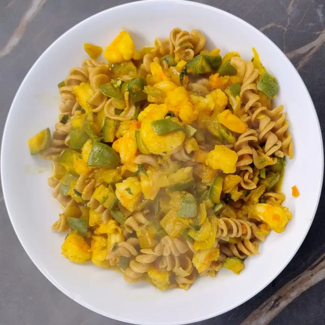 PASTA DI FARRO ZUCCHINE E GAMBERI