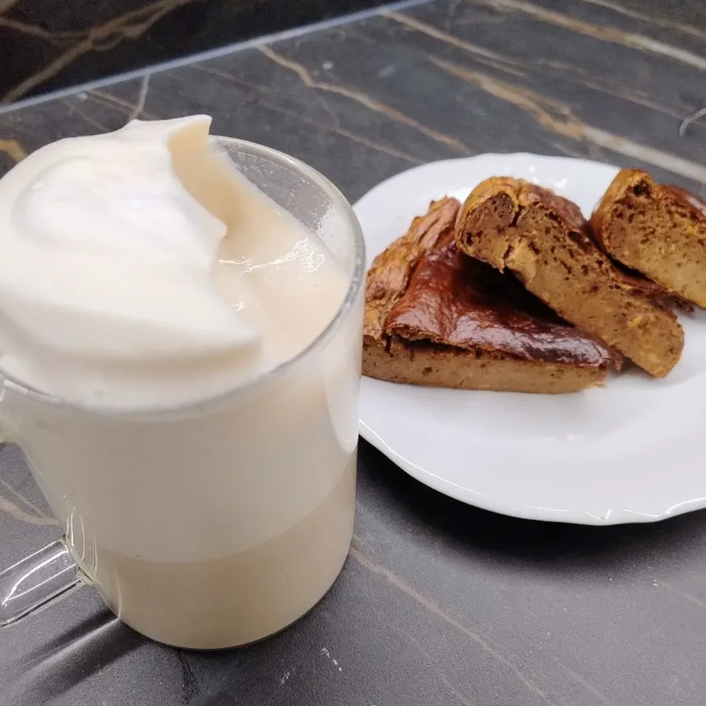 COLAZIONE con TORTINO DI BANANA SPEZIATO