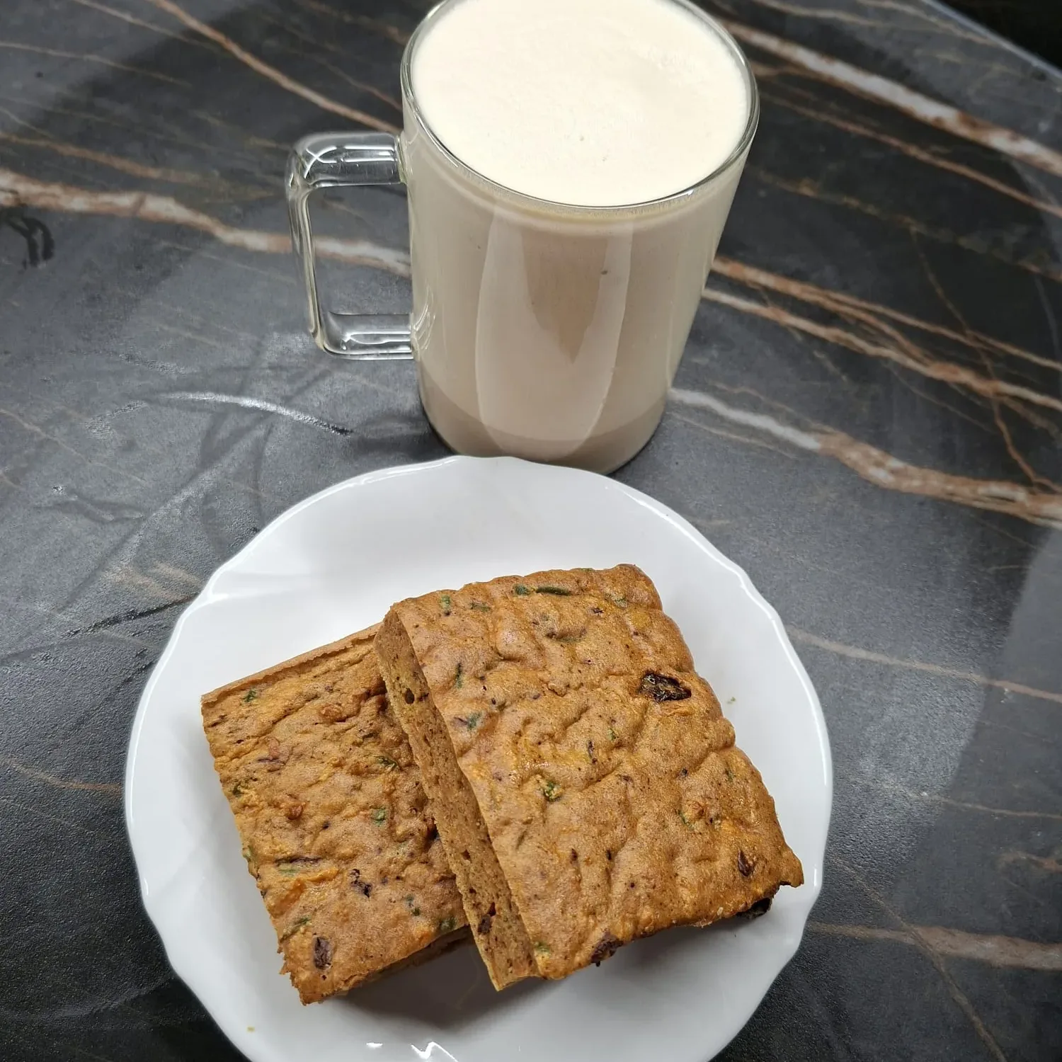 COLAZIONE con TORTA FIT DI CAROTE E CAPPUCCINO